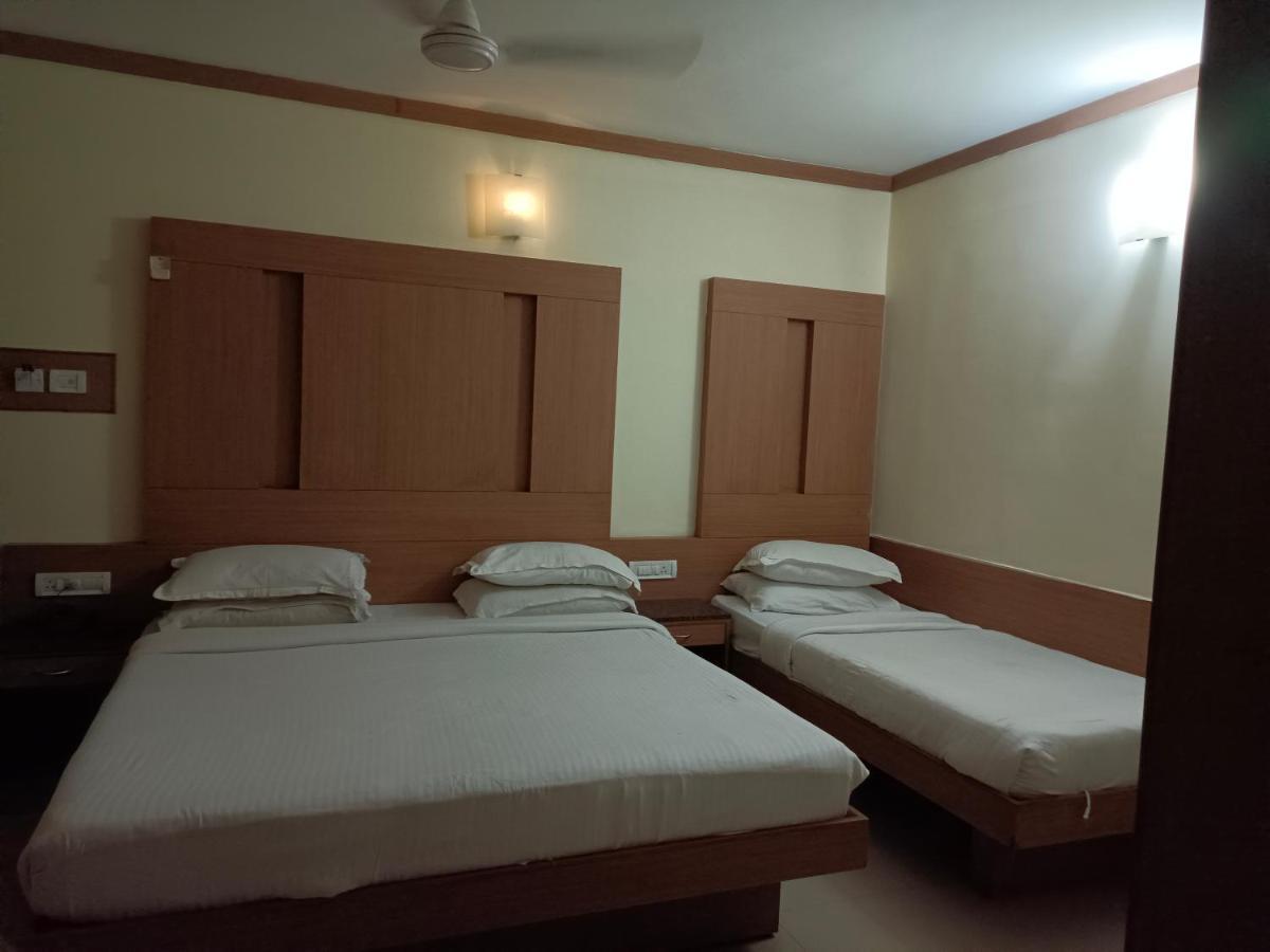 Hotel A P 코임바토르 외부 사진