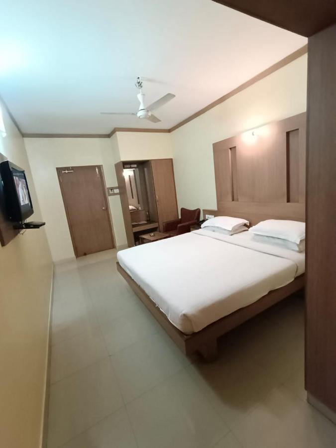 Hotel A P 코임바토르 외부 사진